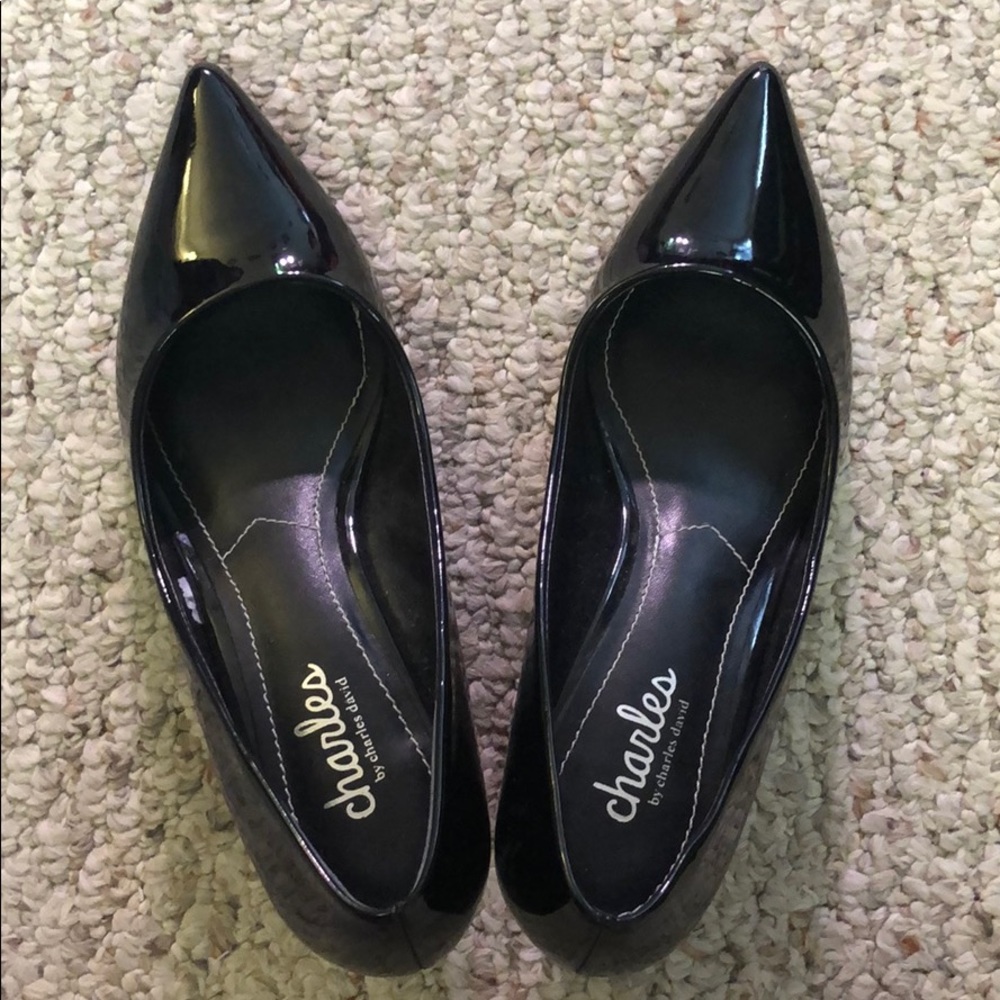 Pointy kitten heel pumps
